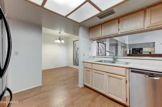 Photo #6: 6447270 Listing