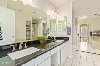 Photo #6: 6447372 Listing