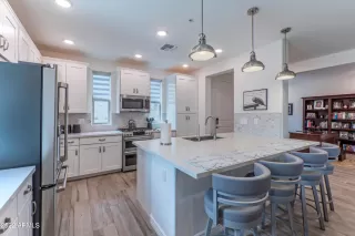 Photo #4: 6447442 Listing