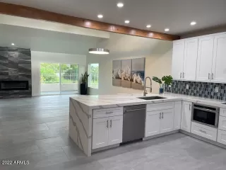 Photo #5: 6447808 Listing