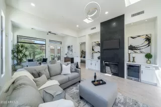 Photo #5: 6448131 Listing