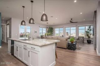 Photo #6: 6448382 Listing