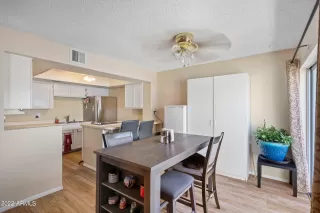 Photo #6: 6448566 Listing