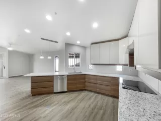 Photo #3: 6448614 Listing 