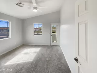 Photo #6: 6448614 Listing 