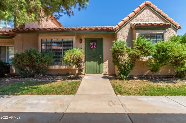 MLS: 6448662 Condo For Sale