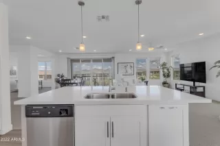 Photo #3: 6449408 Listing