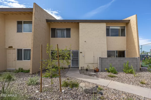 MLS: 6449999 Condo For Sale