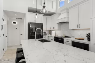 Photo #5: 6450588 Listing 