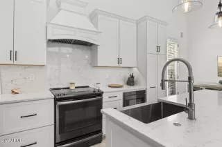 Photo #6: 6450588 Listing 