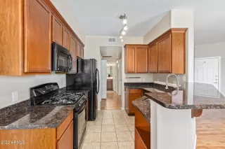 Photo #6: 6450878 Listing 