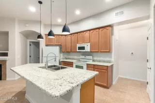 Photo #4: 6451186 Listing 