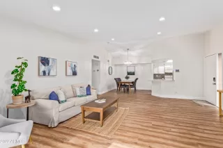 Photo #4: 6451194 Listing