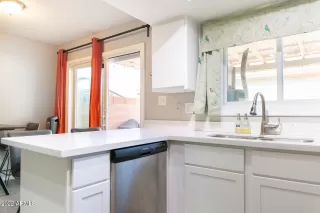 Photo #5: 6451455 Listing