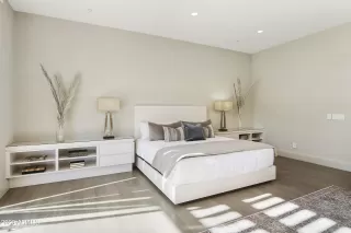 Photo #5: 6451997 Listing