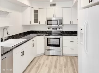 Photo #2: 6452892 Listing