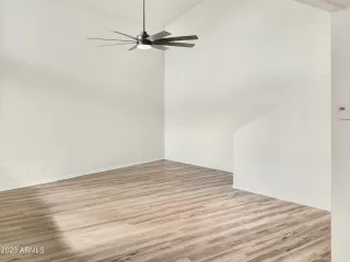 Photo #5: 6452892 Listing