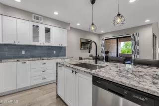 Photo #4: 6453087 Listing