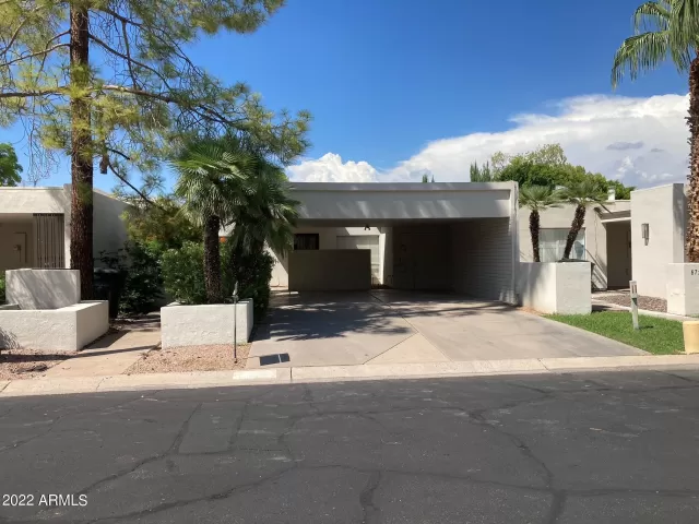 MLS: 6454082 Condo For Sale