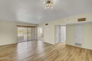 Photo #5: 6454880 Listing 