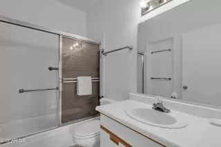 Photo #5: 6455003 Listing 