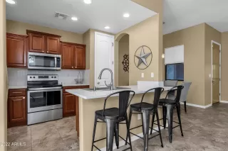 Photo #6: 6455053 Listing 