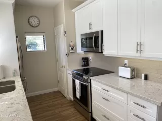 Photo #5: 6455912 Listing