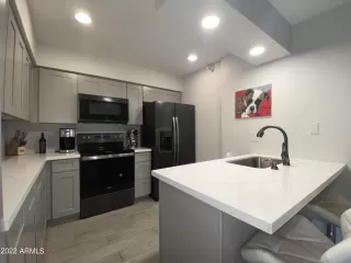 Photo #2: 6456136 Listing