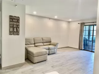 Photo #5: 6456136 Listing
