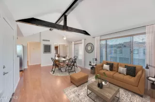 Photo #6: 6456233 Listing