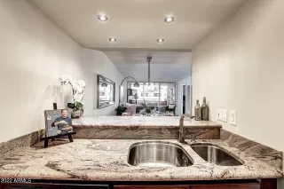 Photo #6: 6456268 Listing