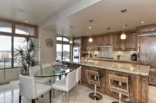 Photo #4: 6457205 Listing