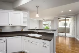 Photo #3: 6457589 Listing 