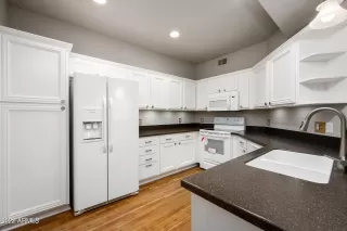 Photo #4: 6457589 Listing 