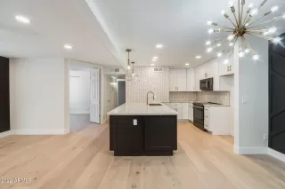 Photo #4: 6457918 Listing