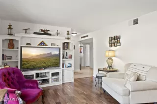 Photo #6: 6458633 Listing 