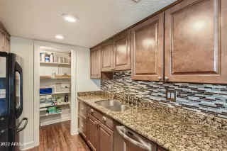 Photo #3: 6458791 Listing
