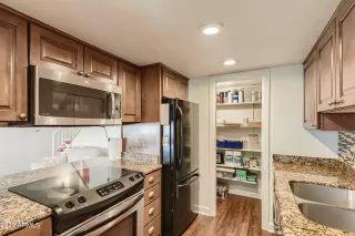Photo #4: 6458791 Listing