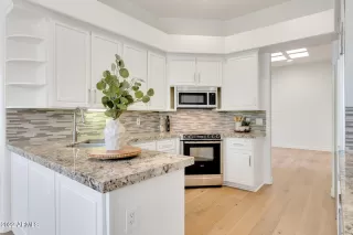 Photo #4: 6459021 Listing 