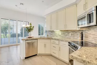 Photo #5: 6459021 Listing 