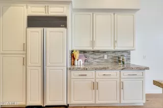 Photo #6: 6459021 Listing 