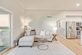 Photo #4: 6460245 Listing 