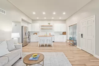 Photo #6: 6460245 Listing 