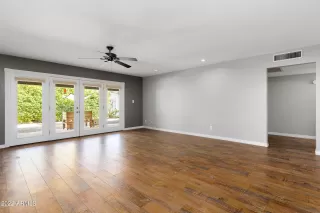 Photo #6: 6460482 Listing