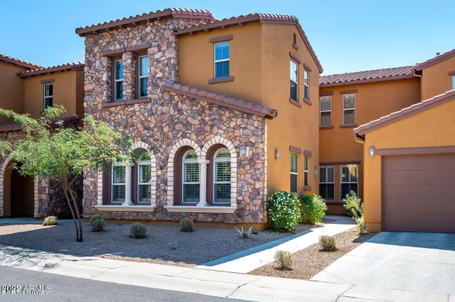 MLS: 6460542 Condo For Sale