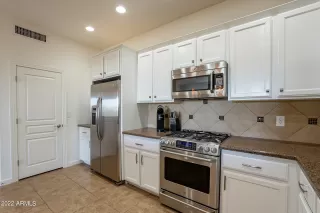 Photo #4: 6460542 Listing