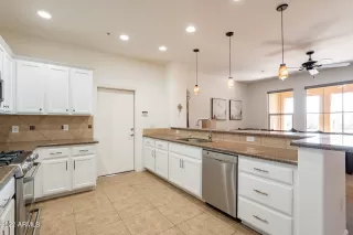 Photo #6: 6460542 Listing