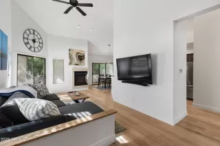 Photo #4: 6460598 Listing