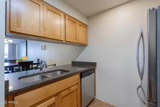 Photo #5: 6460790 Listing