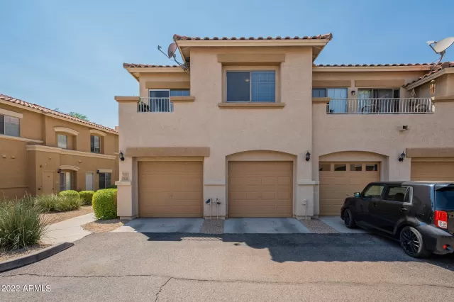 MLS: 6460888 Condo For Sale